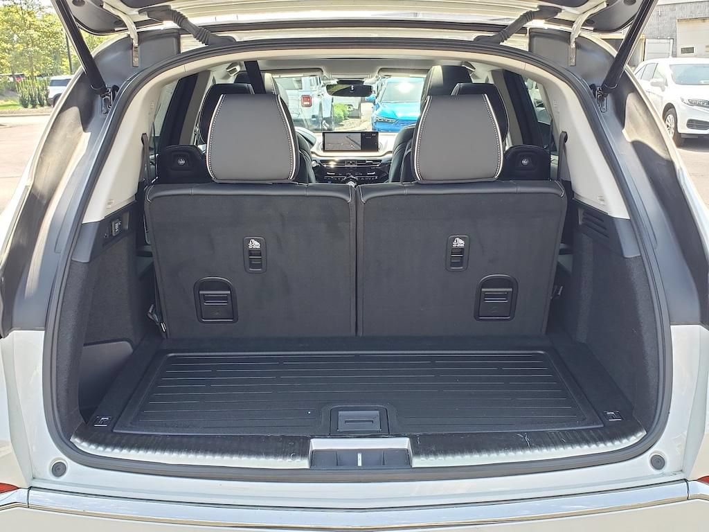 Certified 2024 Acura MDX w/ Advance Package AWD/4WD image 8