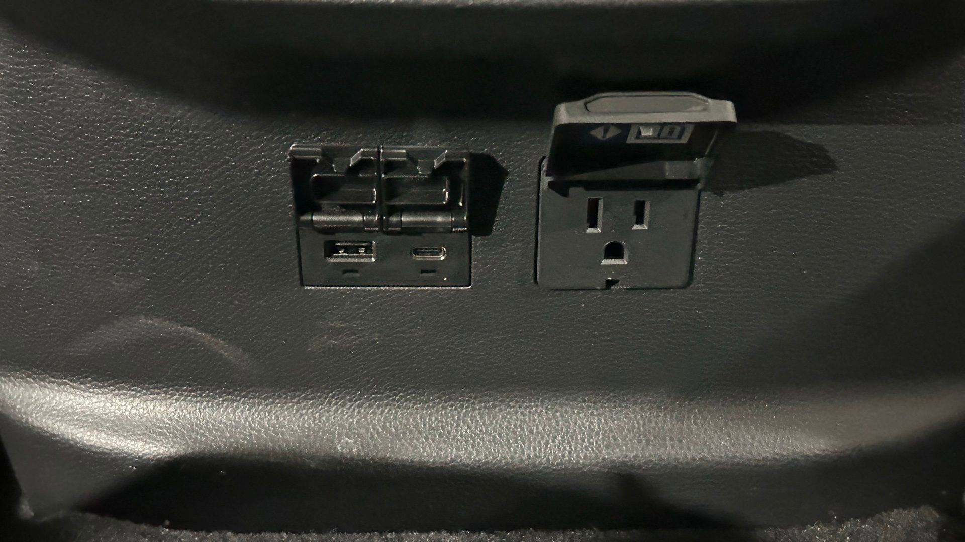 Used 2024 Toyota Tundra SR5 w/ SR5 Premium Package image 77