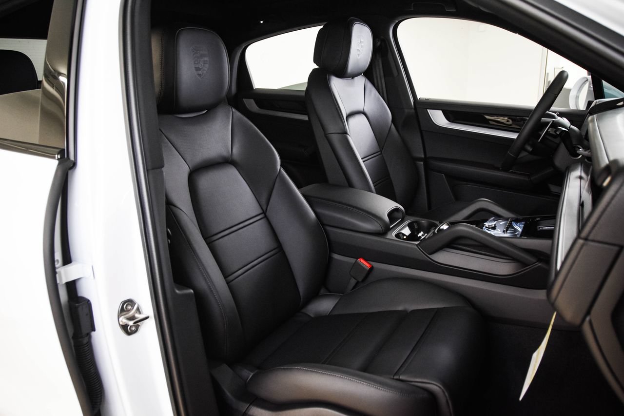 New 2026 Porsche Cayenne Coupe AWD/4WD image 28
