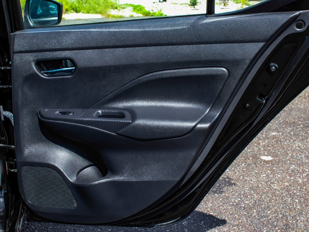 Used 2025 Nissan Versa SV FWD image 12