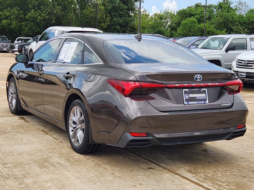 Used 2020 Toyota Avalon XLE w/ Moonroof Package FWD image 9