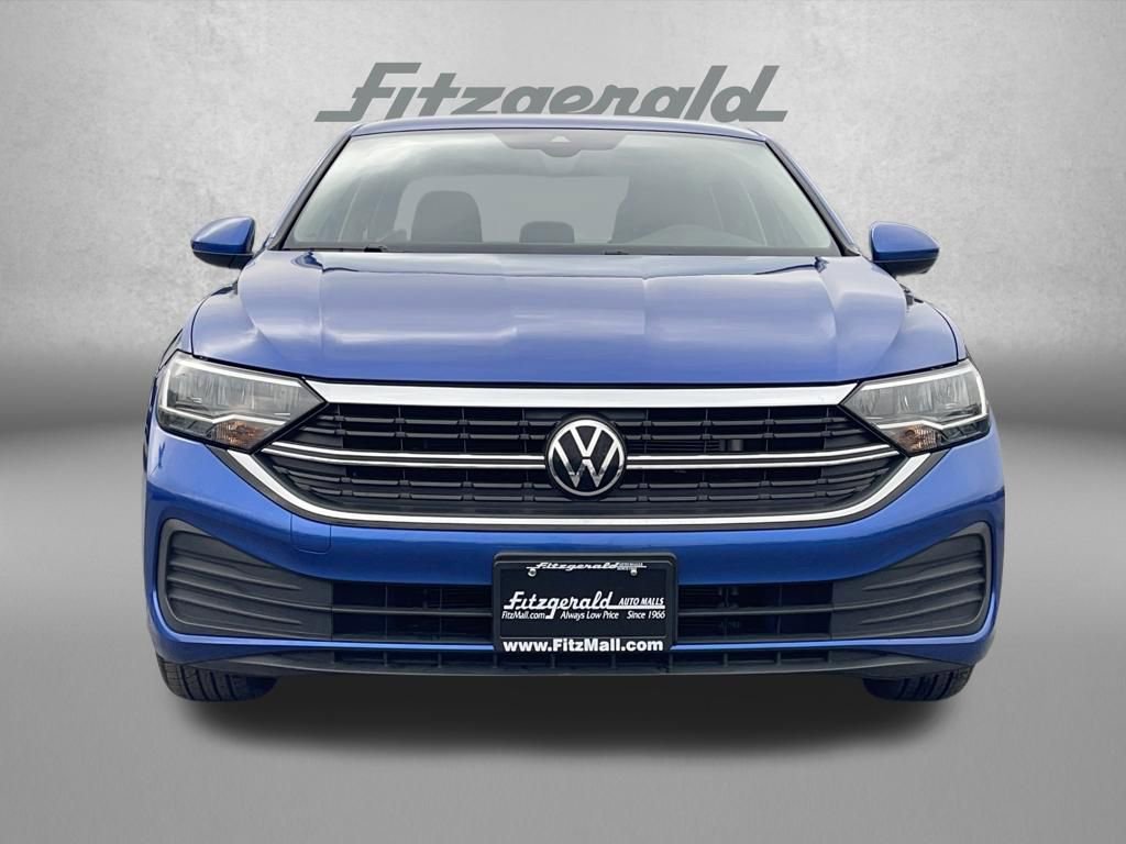 Used 2024 Volkswagen Jetta SE FWD image 5