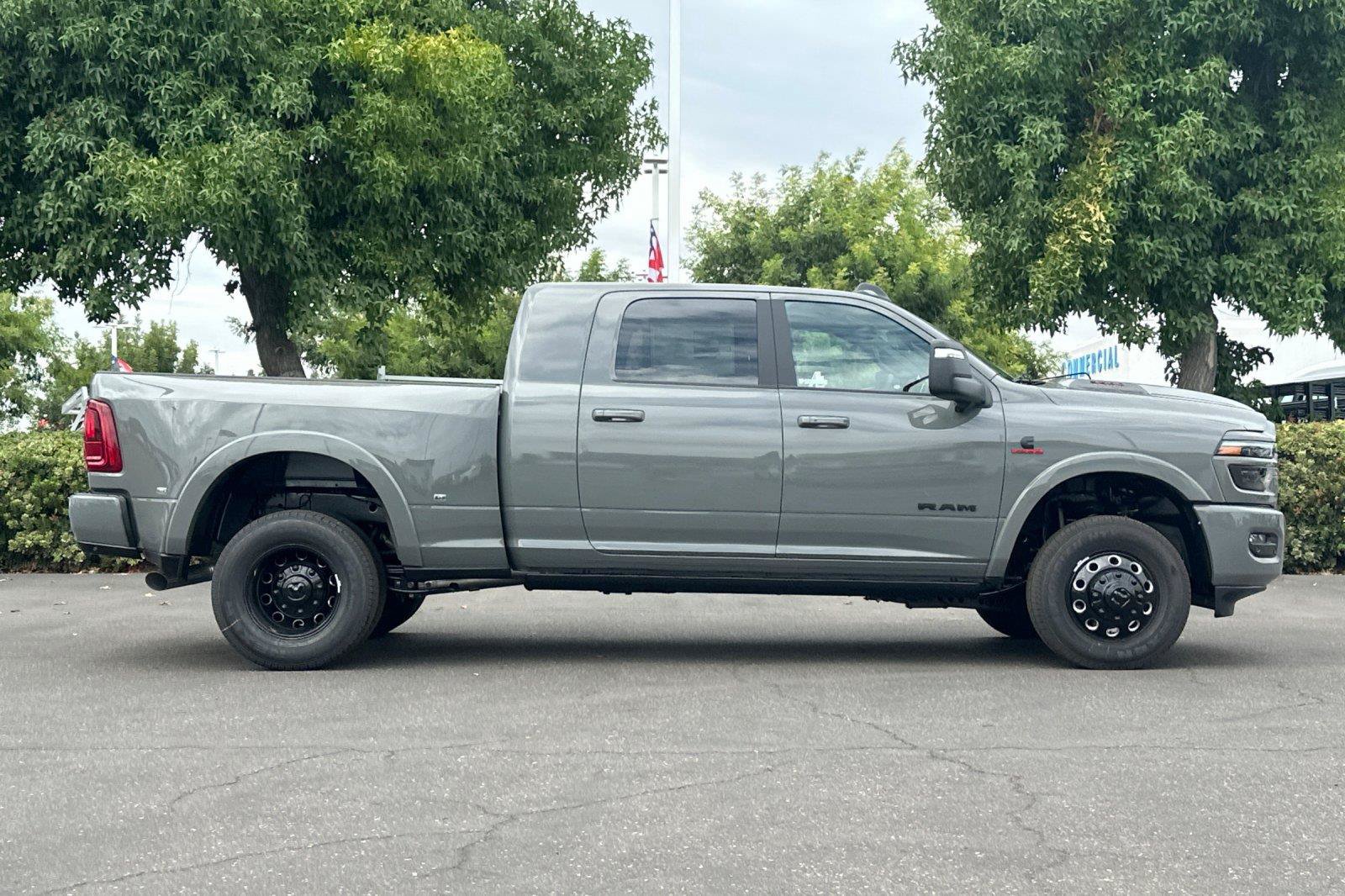 New 2027 RAM 3500 Limited AWD/4WD image 2