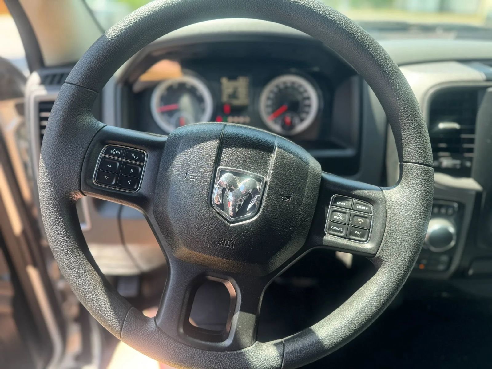 Used 2018 RAM 1500 Express AWD/4WD image 12