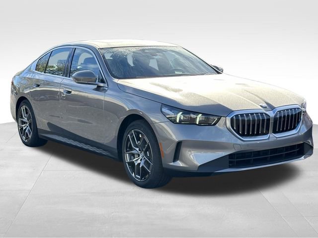 New 2026 BMW 530i xDrive w/ Premium Package