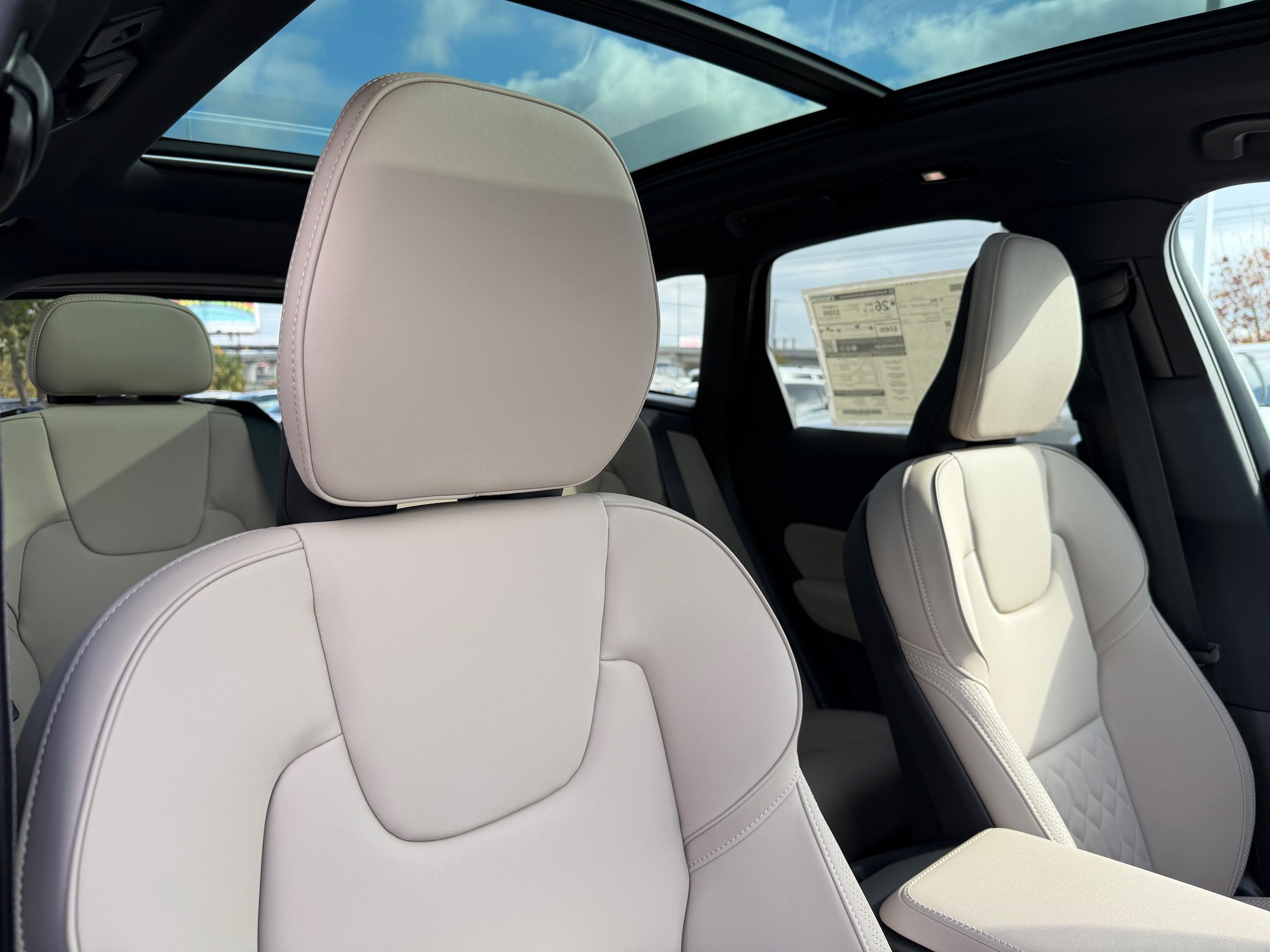 New 2026 Volvo XC60 B5 Core AWD/4WD image 9