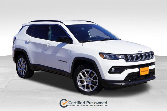 Certified 2023 Jeep Compass Latitude AWD/4WD image 1