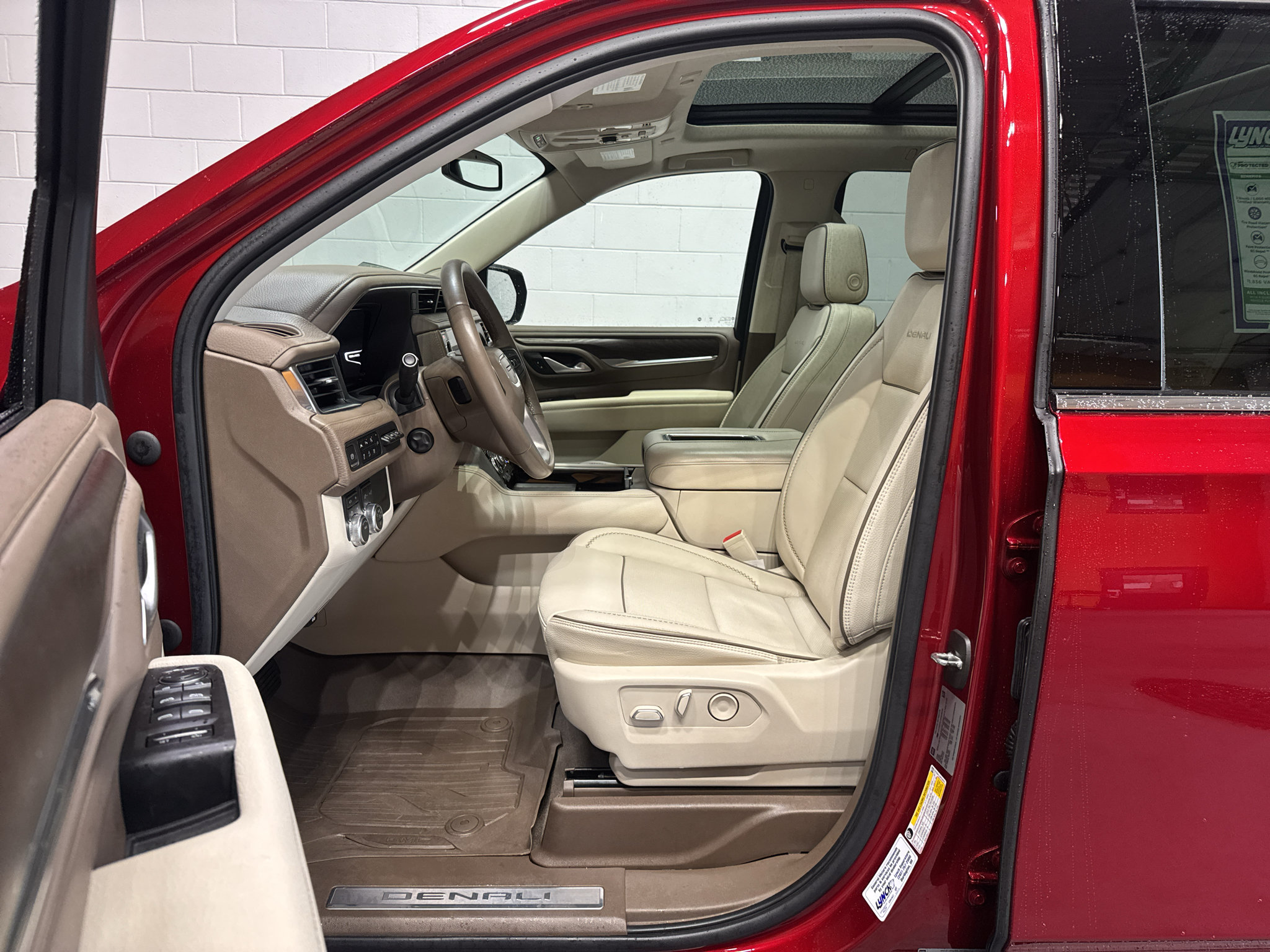Used 2022 GMC Yukon Denali AWD/4WD image 18