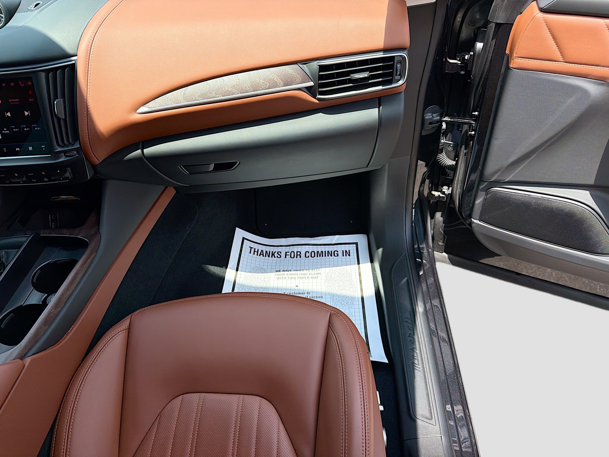 Used 2022 Maserati Levante Modena AWD/4WD image 18