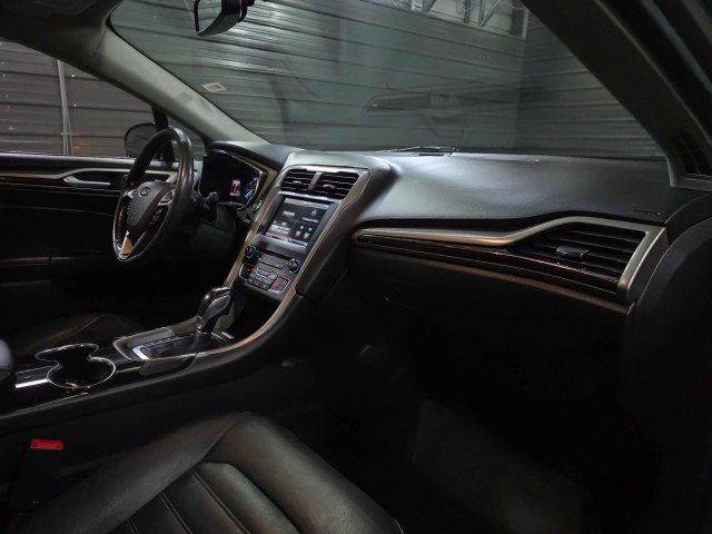Used 2016 Ford Fusion SE w/ Equipment Group 202A image 12