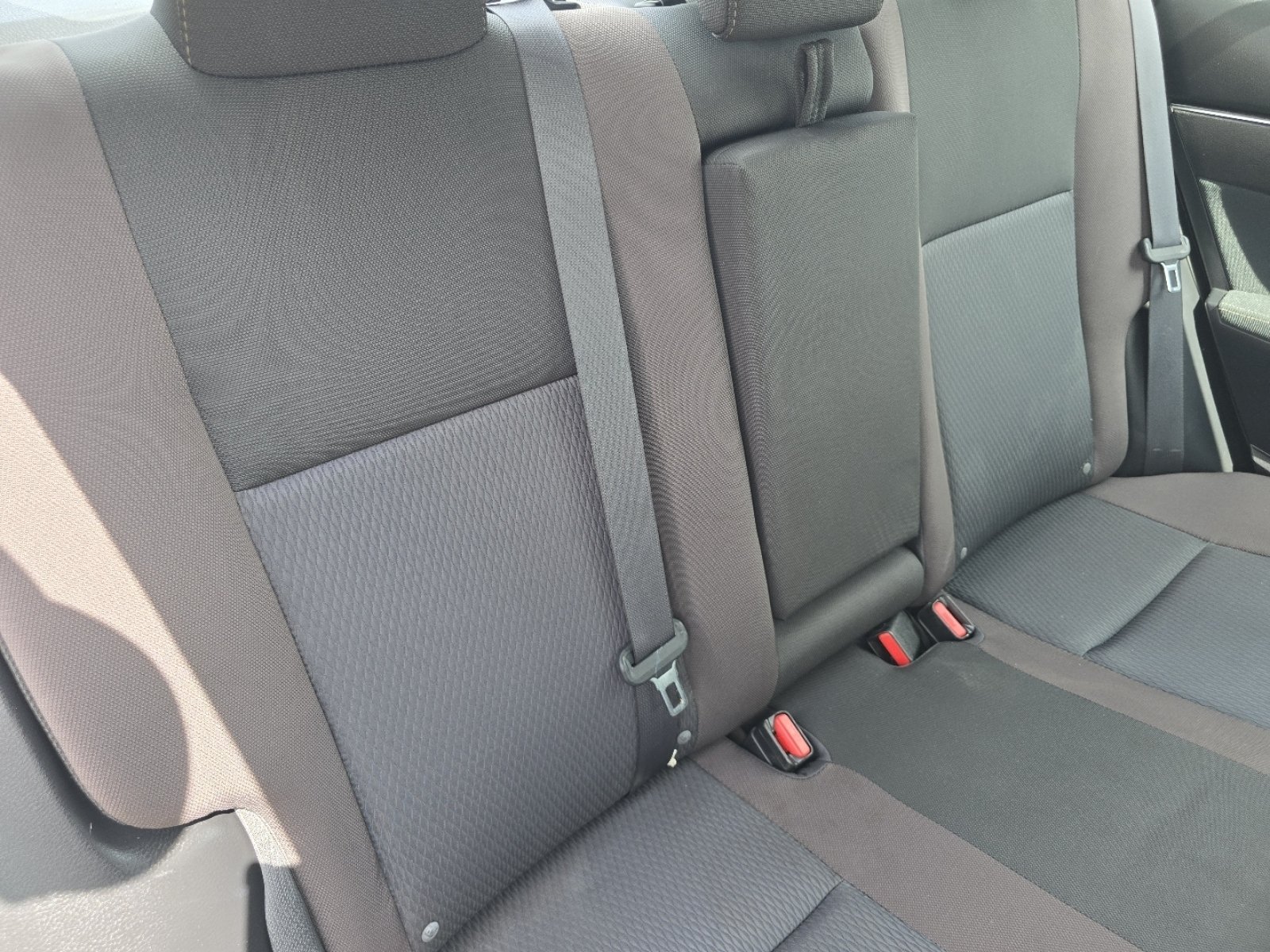 Used 2017 Toyota Corolla LE w/ Carpet Mat Package (TMS) FWD image 21