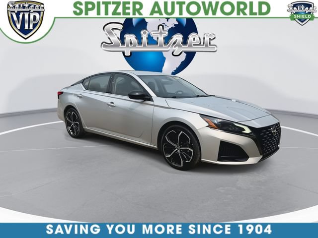 Used 2023 Nissan Altima 2.5 SR FWD image 2
