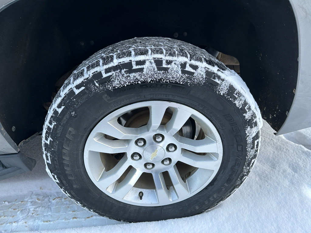 Used 2018 Chevrolet Suburban LT image 18