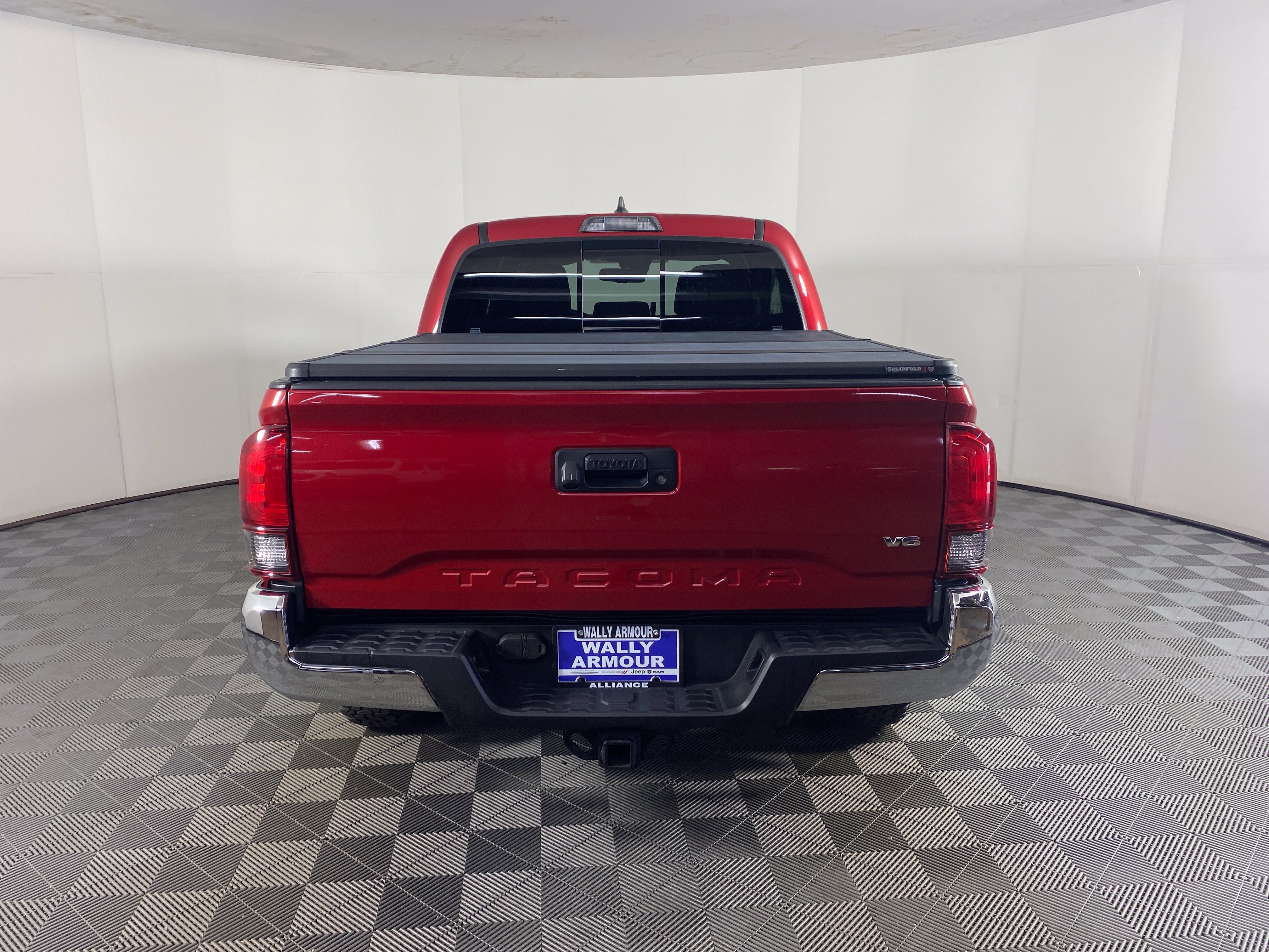 Used 2019 Toyota Tacoma TRD Off-Road AWD/4WD image 8