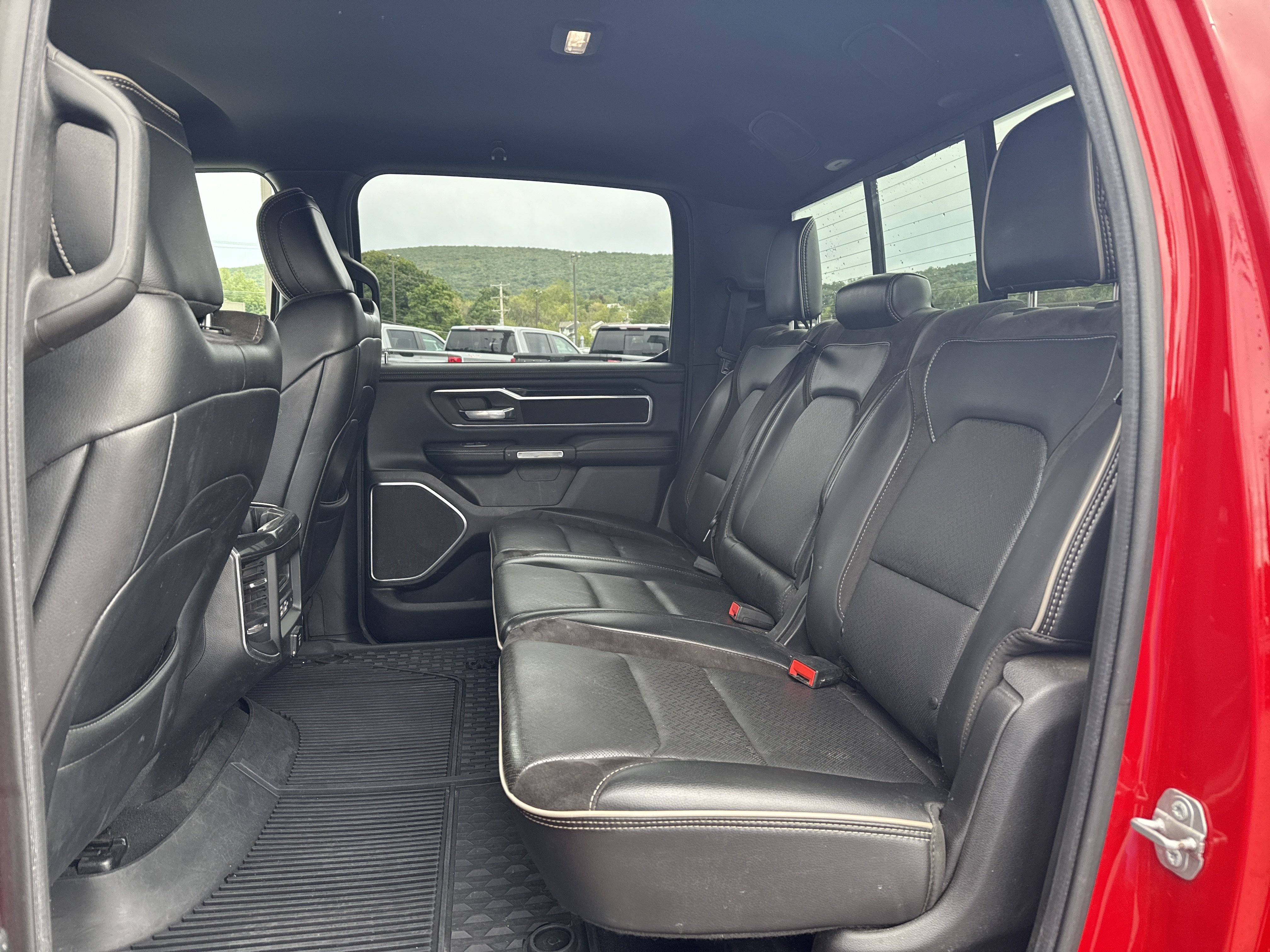Used 2019 RAM 1500 Laramie AWD/4WD image 13