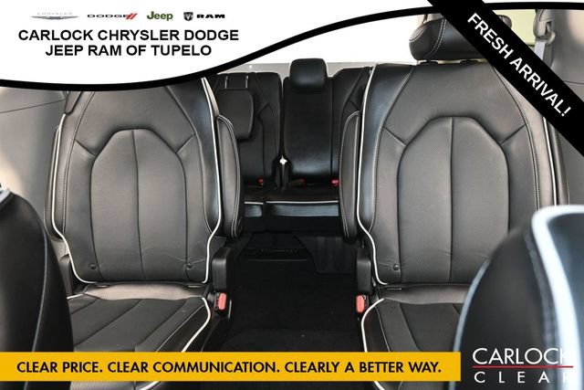 Used 2023 Chrysler Pacifica Limited FWD image 25