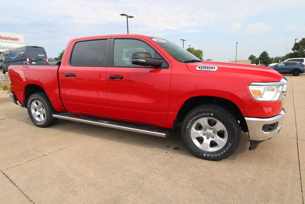 Used 2023 RAM 1500 Big Horn AWD/4WD image 3