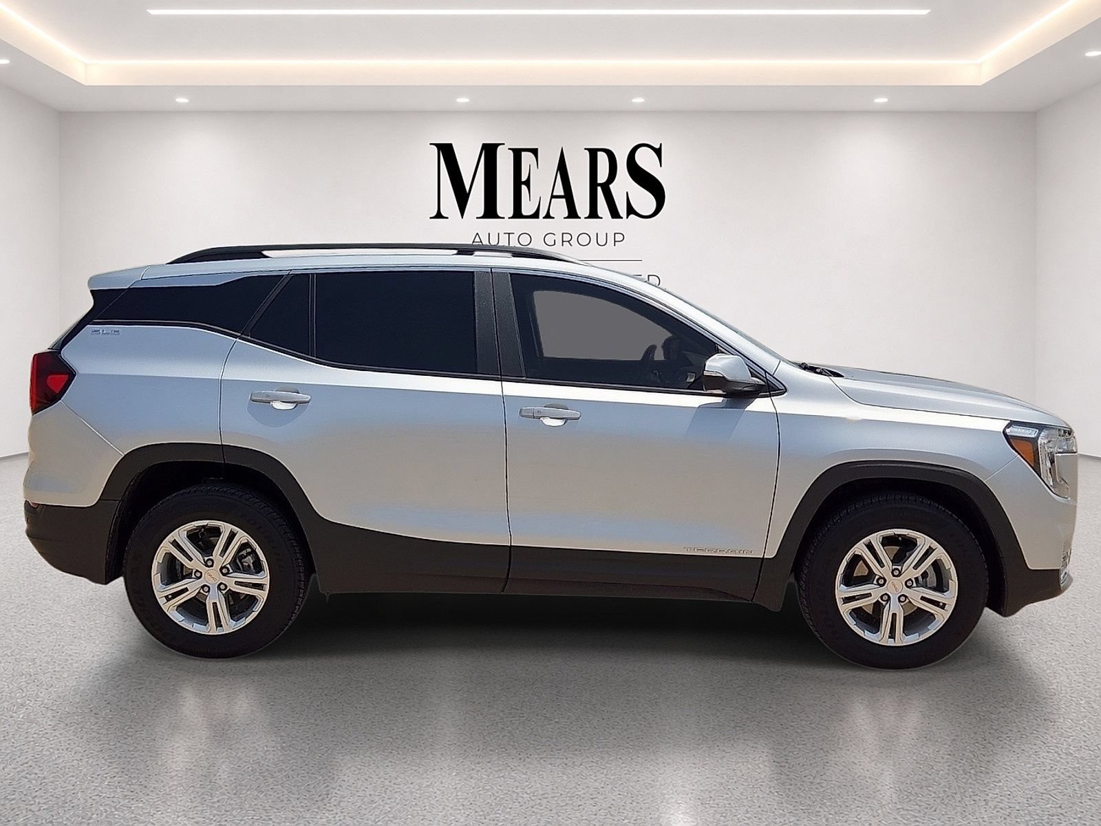 Used 2022 GMC Terrain SLE w/ Driver Convenience Package AWD/4WD image 6