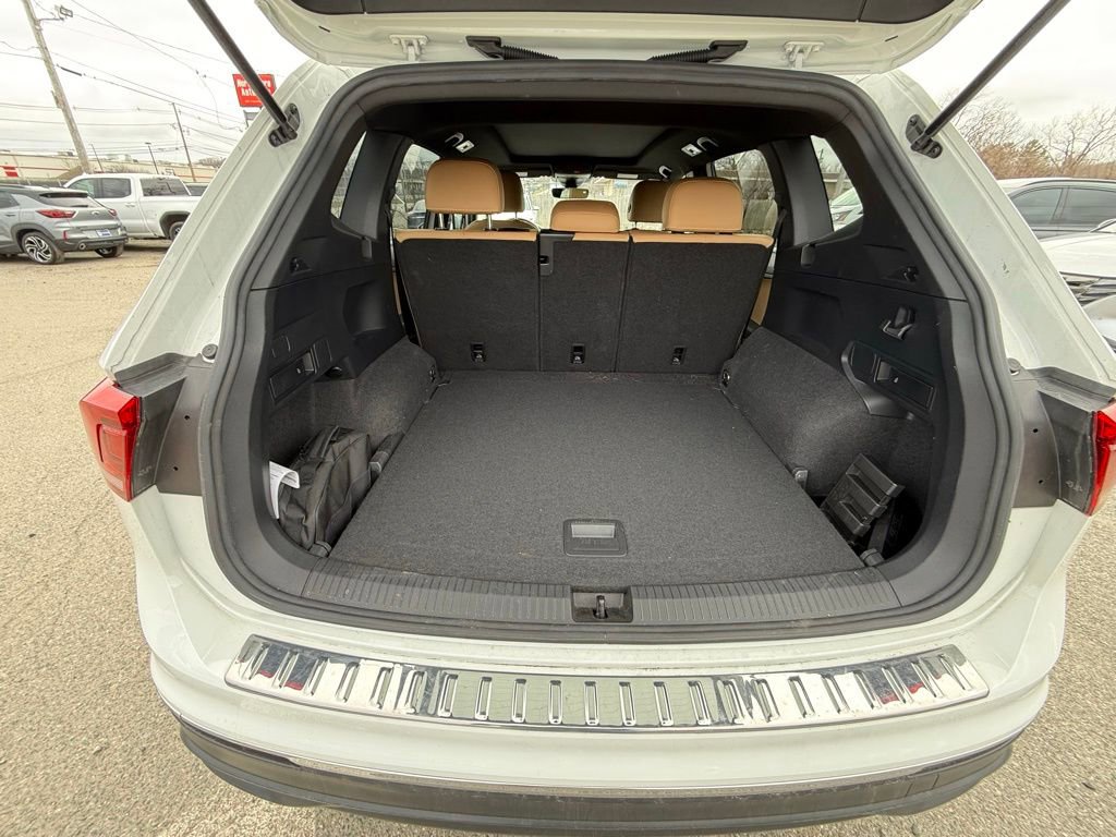 Used 2022 Volkswagen Tiguan SE image 18