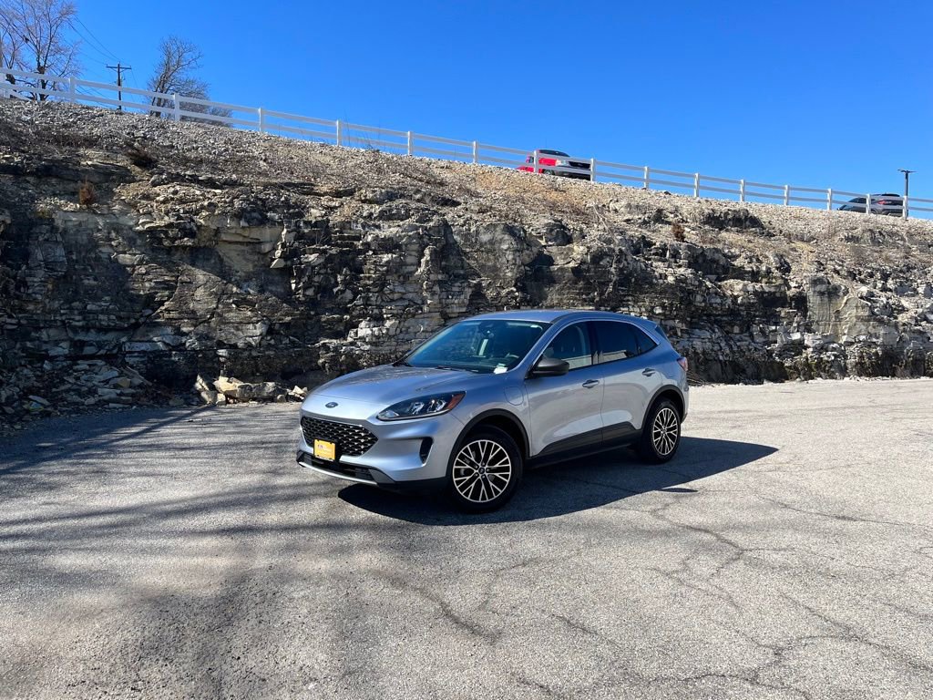 Certified 2022 Ford Escape SE image 2