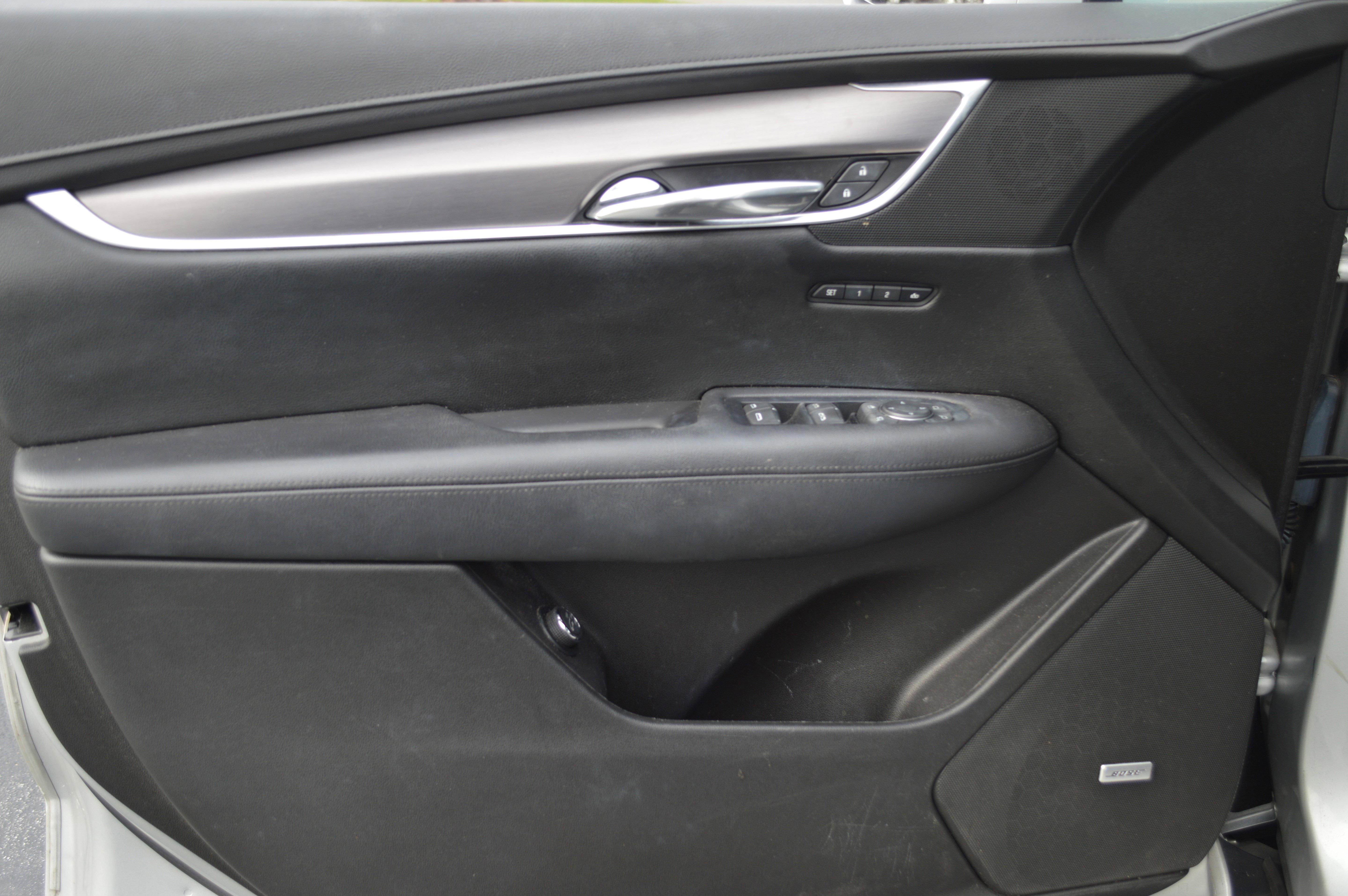 Used 2017 Cadillac XT5 Luxury w/ Driver Awareness Package image 13