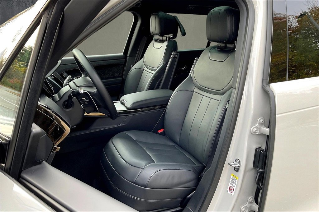Used 2025 Land Rover Range Rover Sport Dynamic SE image 20