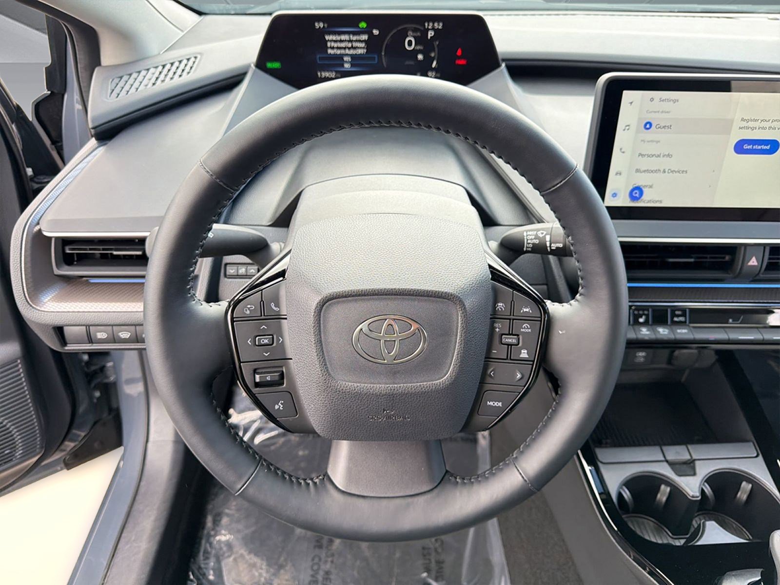 Used 2025 Toyota Prius XLE image 18