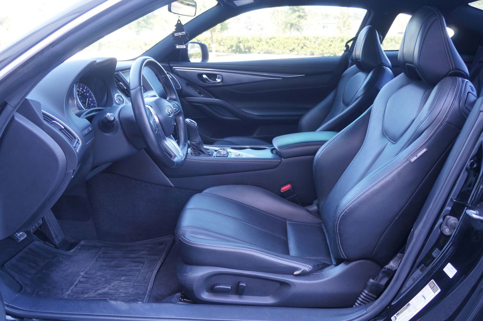 Used 2018 INFINITI Q60 2.0t w/ Cargo Package RWD image 19