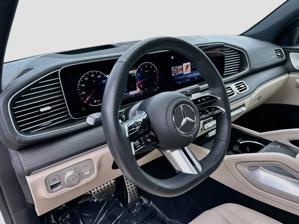 Used 2026 Mercedes-Benz GLS 580 4MATIC image 9