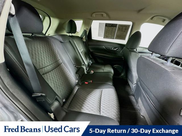 Used 2018 Nissan Rogue SV w/ Premium Package image 29