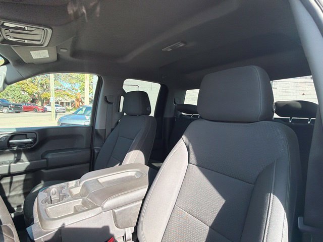 Used 2019 Chevrolet Silverado 1500 Custom w/ Custom Convenience Package AWD/4WD image 15