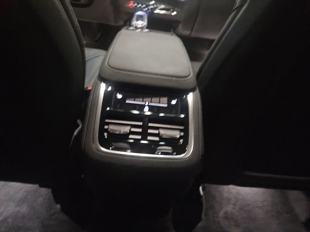 Certified 2026 Volvo XC90 B6 Plus w/ Protection Package AWD/4WD image 14