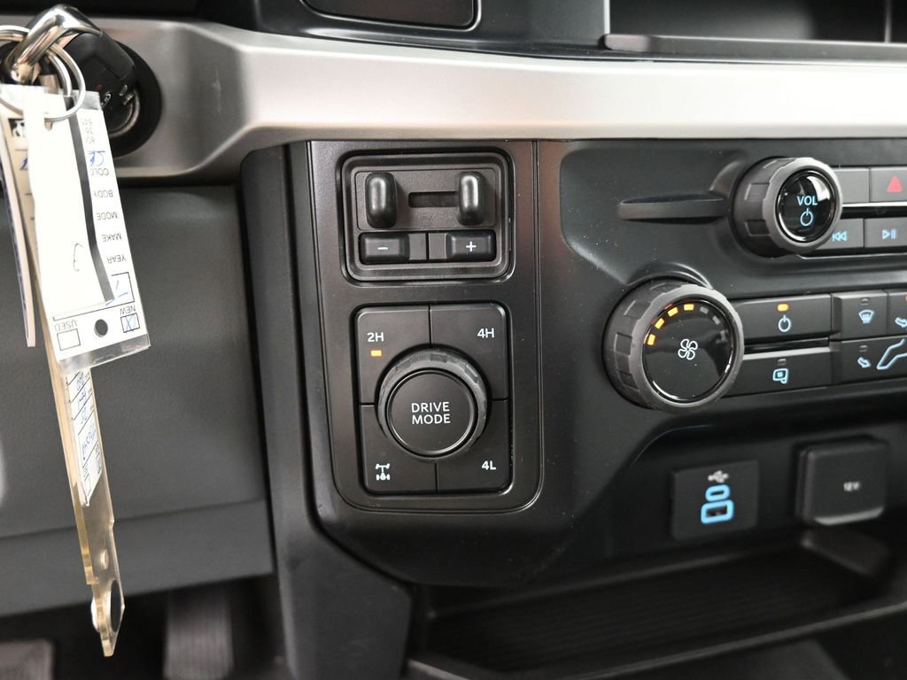 New 2025 Ford F250 XLT image 37