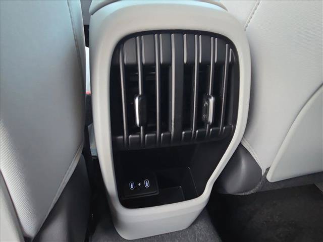 Used 2025 Hyundai Kona SEL AWD/4WD image 17