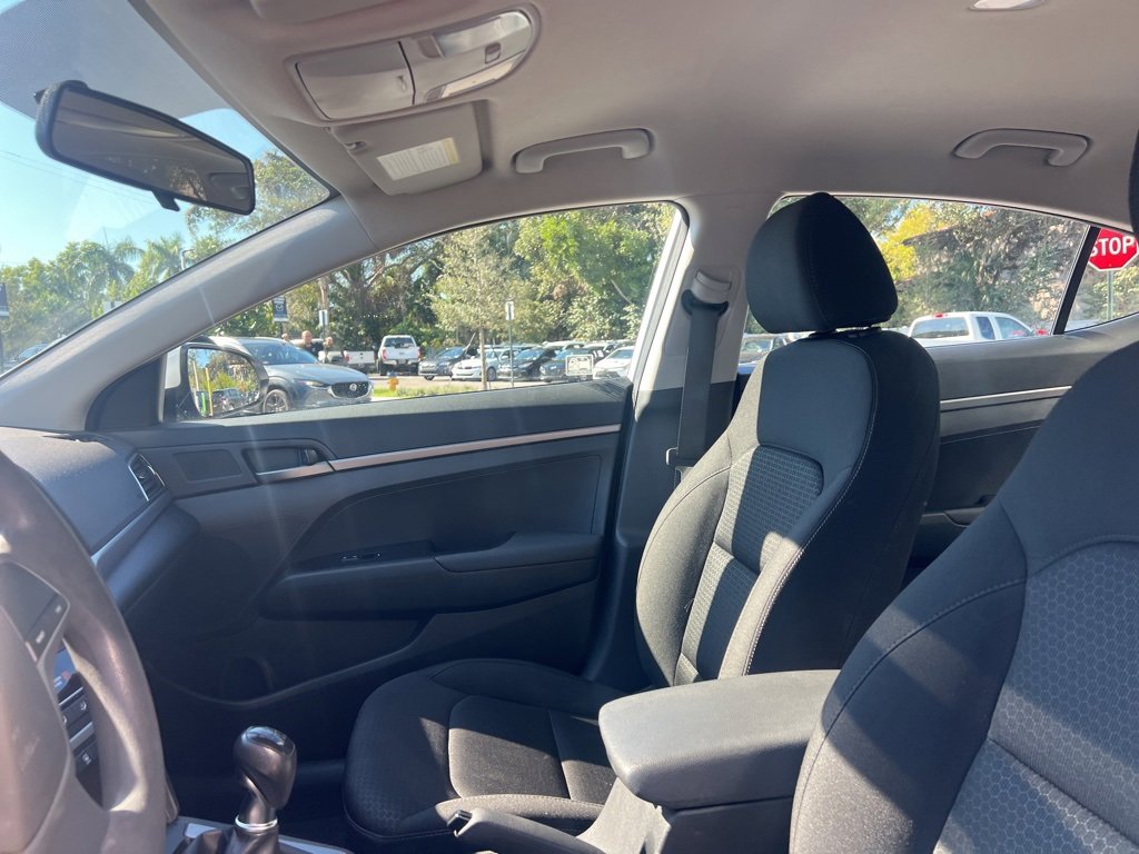Used 2018 Hyundai Elantra SE image 19
