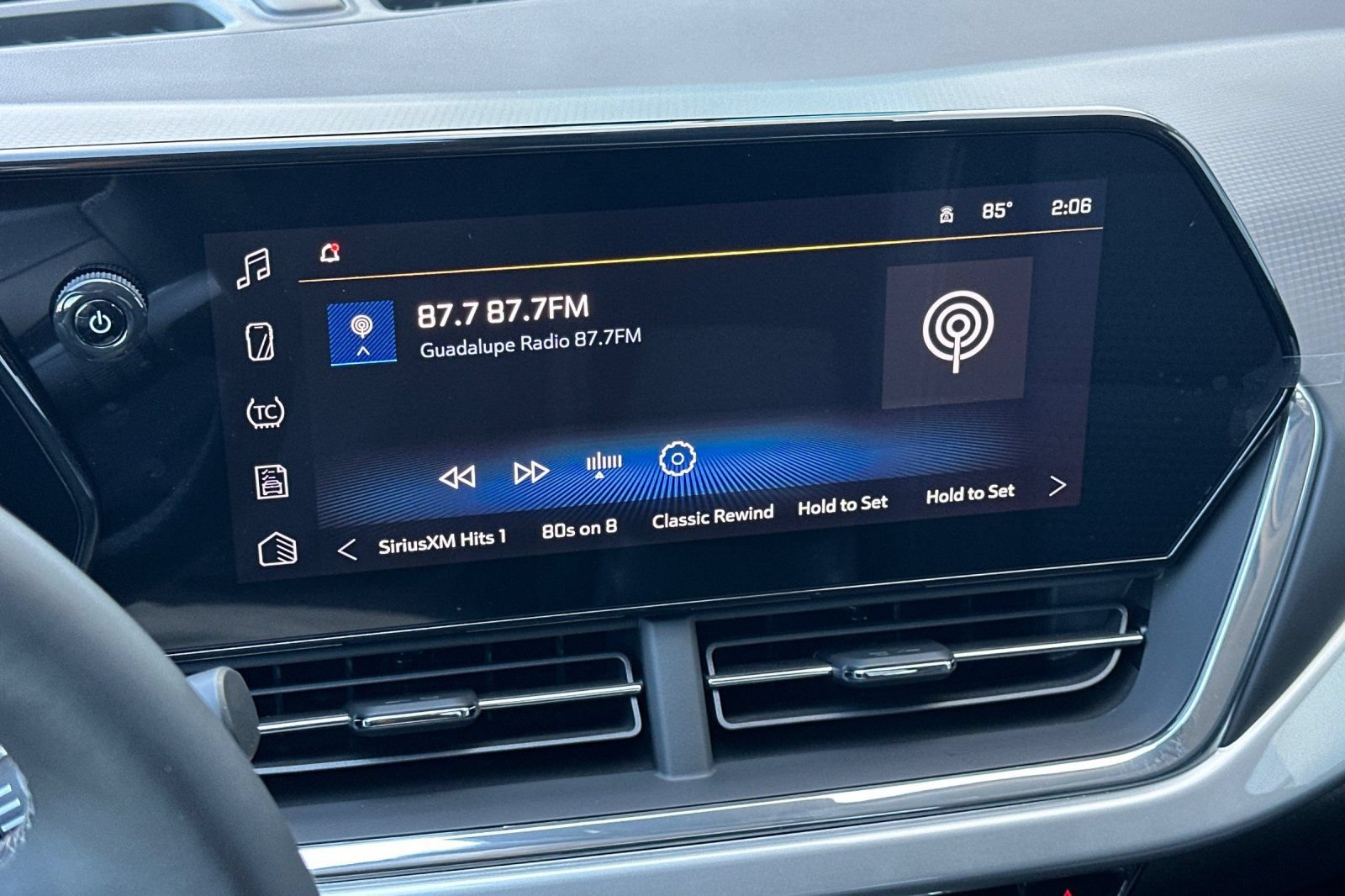 New 2026 Chevrolet Trax LT w/ LT Convenience Package FWD image 18