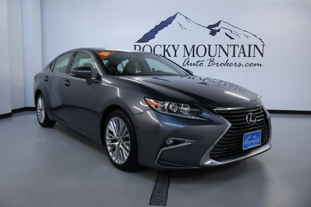 Used 2016 Lexus ES 350 w/ Navigation System Package