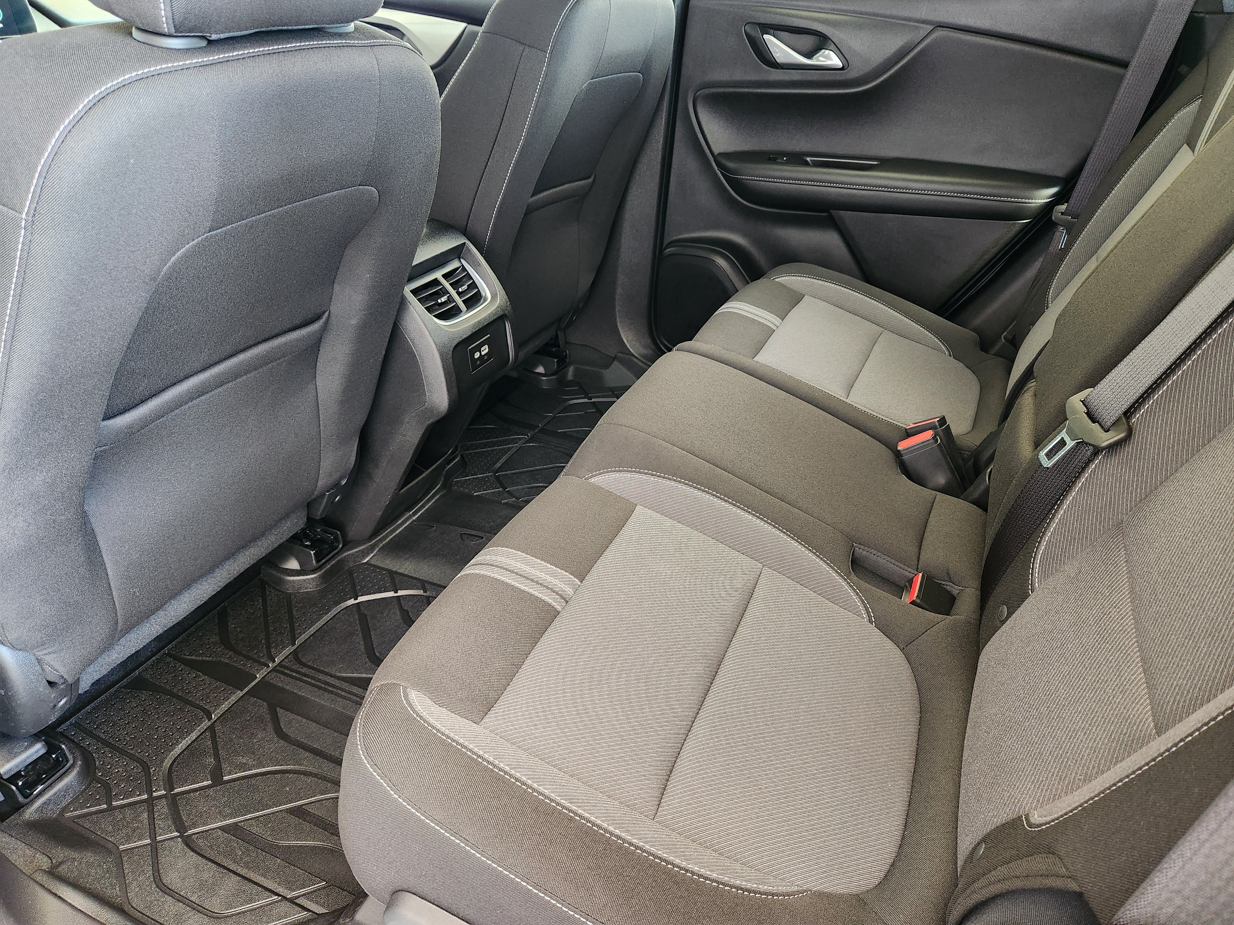 Used 2024 Chevrolet Blazer LT w/ Convenience Package FWD image 32