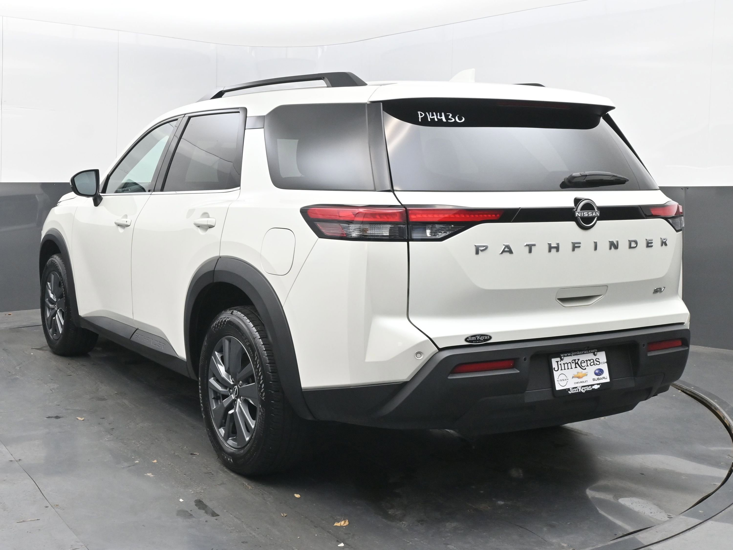 Used 2024 Nissan Pathfinder SV image 8