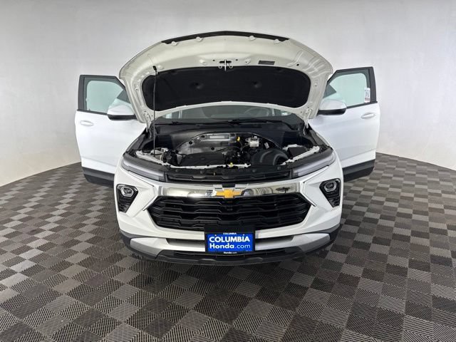 Used 2025 Chevrolet TrailBlazer LT AWD/4WD image 14