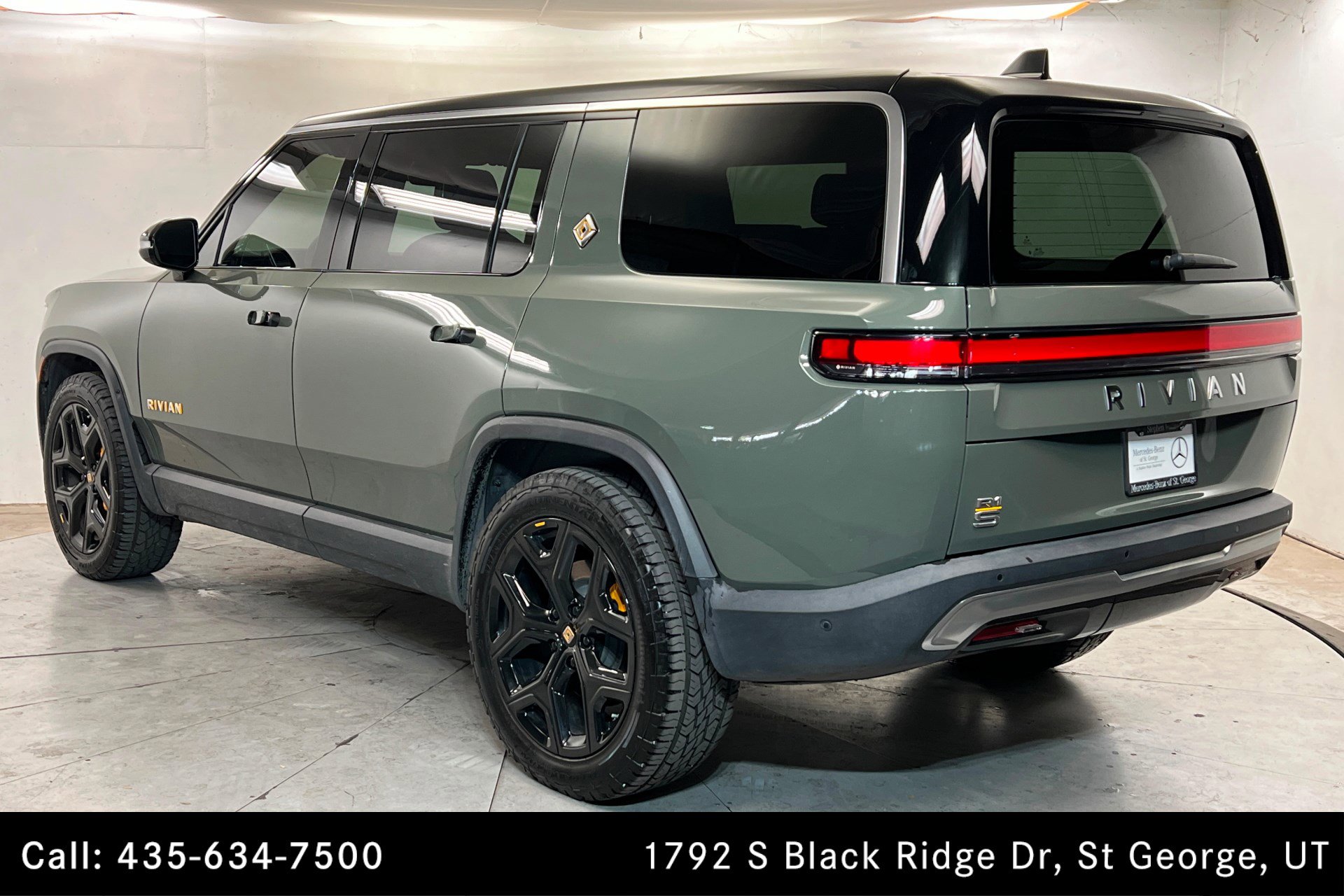 Used 2022 Rivian R1S Launch Edition image 3
