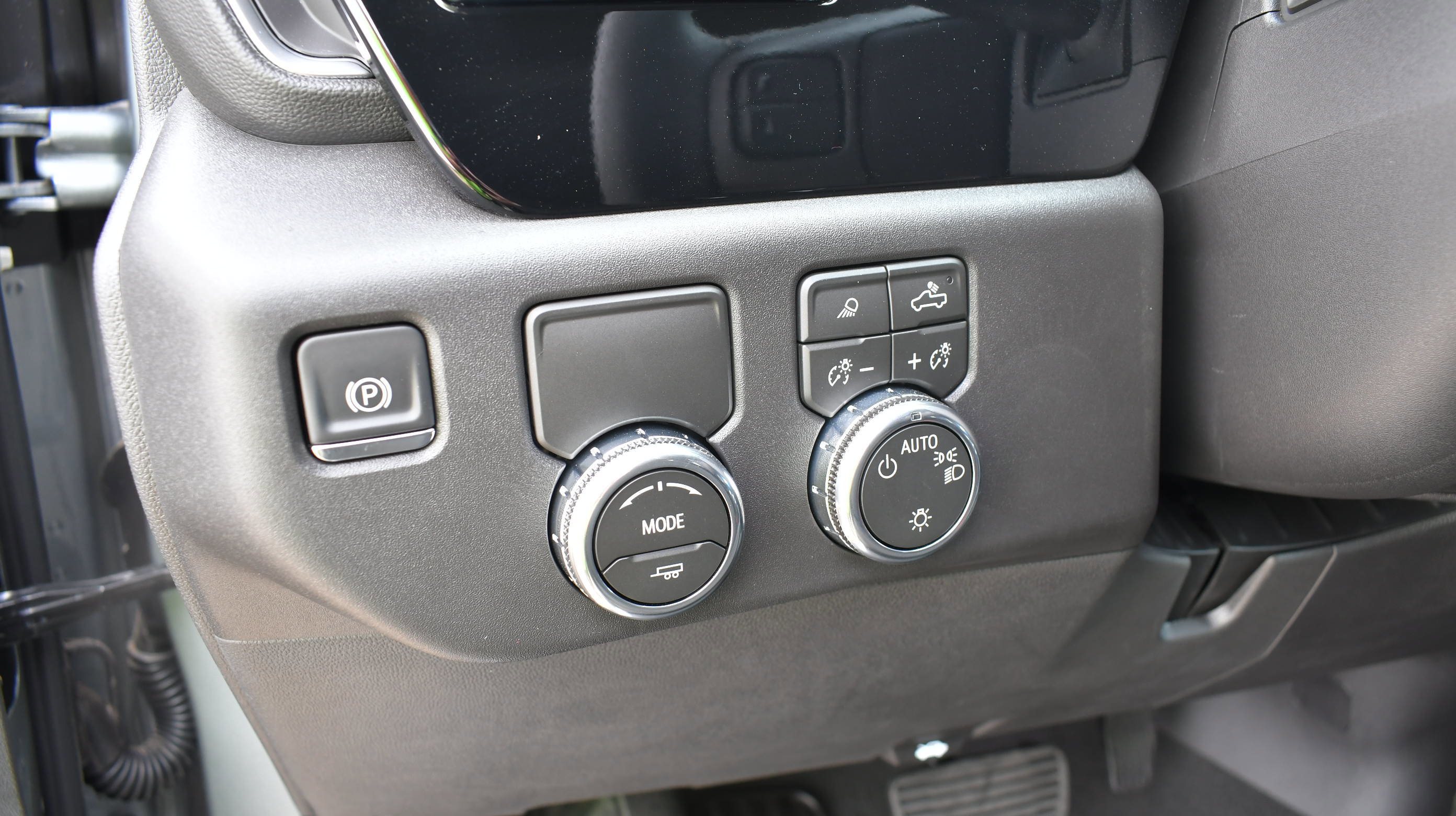 New 2026 GMC Sierra 1500 SLE image 13