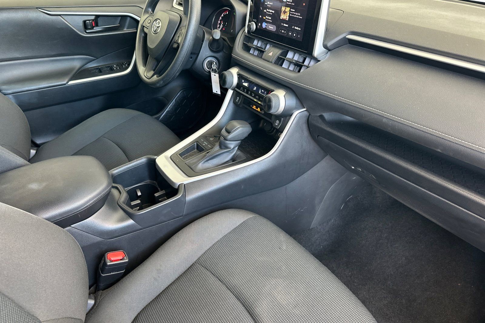 Used 2025 Toyota RAV4 LE image 16