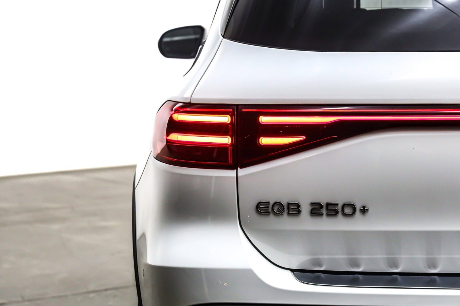 Used 2024 Mercedes-Benz EQB 250+ image 15
