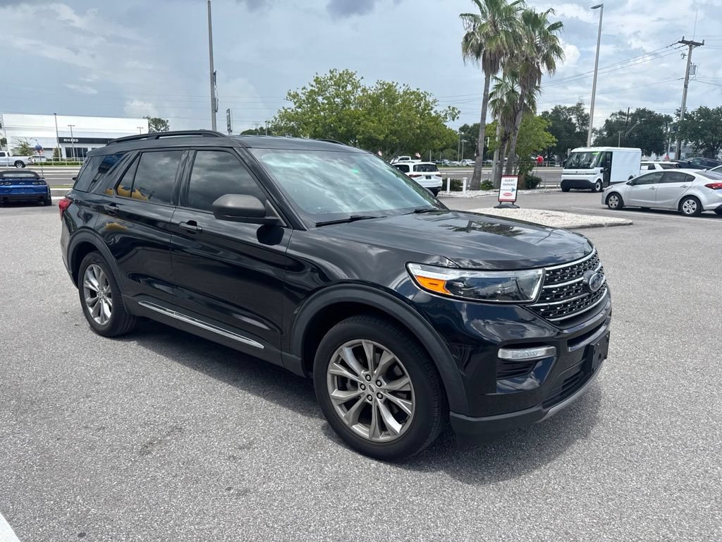 Used 2021 Ford Explorer XLT w/ Equipment Group 202A RWD image 3