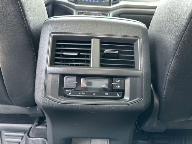 Used 2022 Volkswagen Atlas SEL Premium image 32