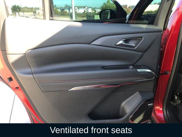 Used 2024 Chevrolet Traverse RS image 24