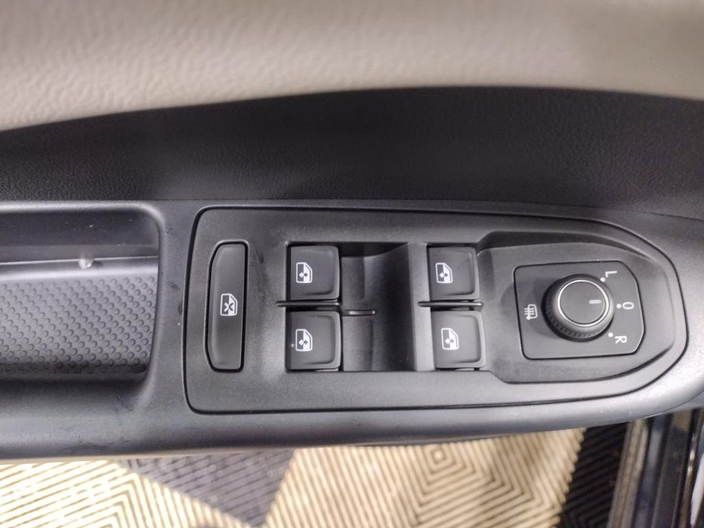 New 2026 Volkswagen Taos S image 18