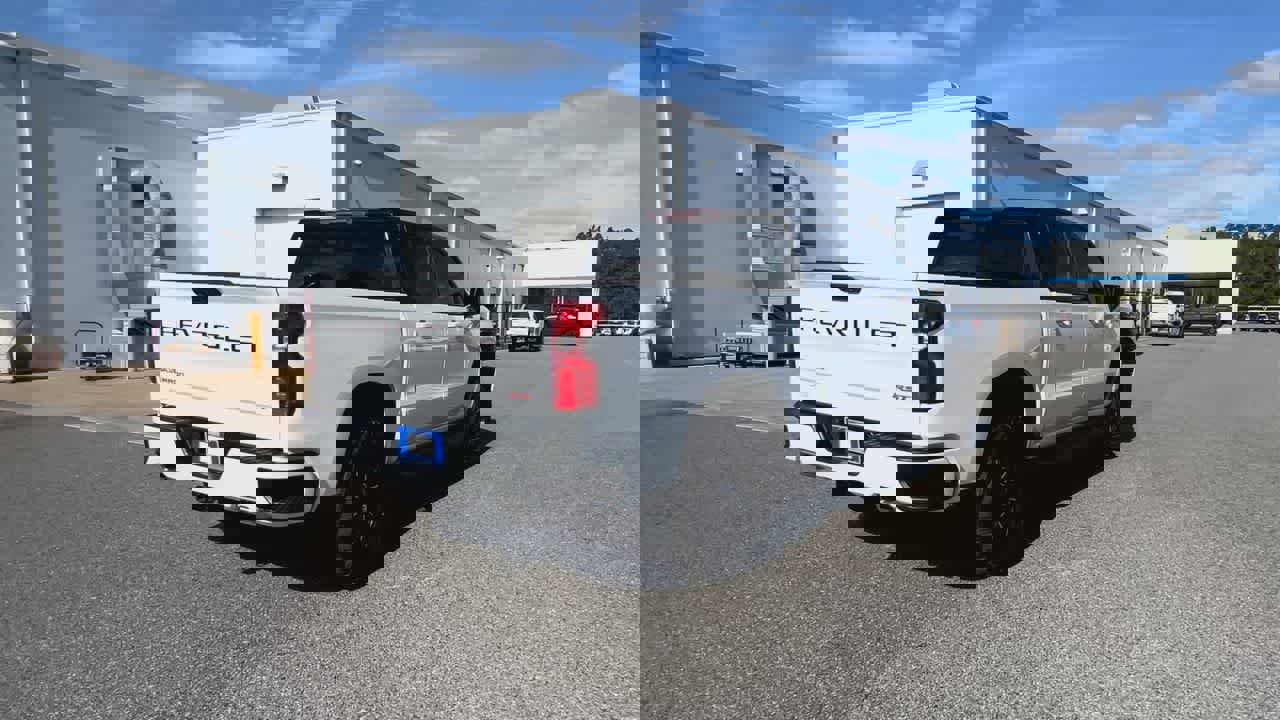 Used 2024 Chevrolet Silverado 1500 RST w/ Z71 Off-Road Package image 8