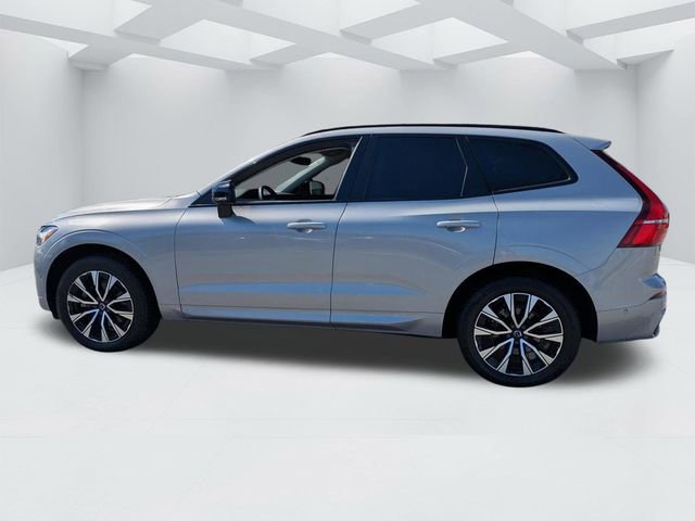 Used 2023 Volvo XC60 B5 Plus image 9